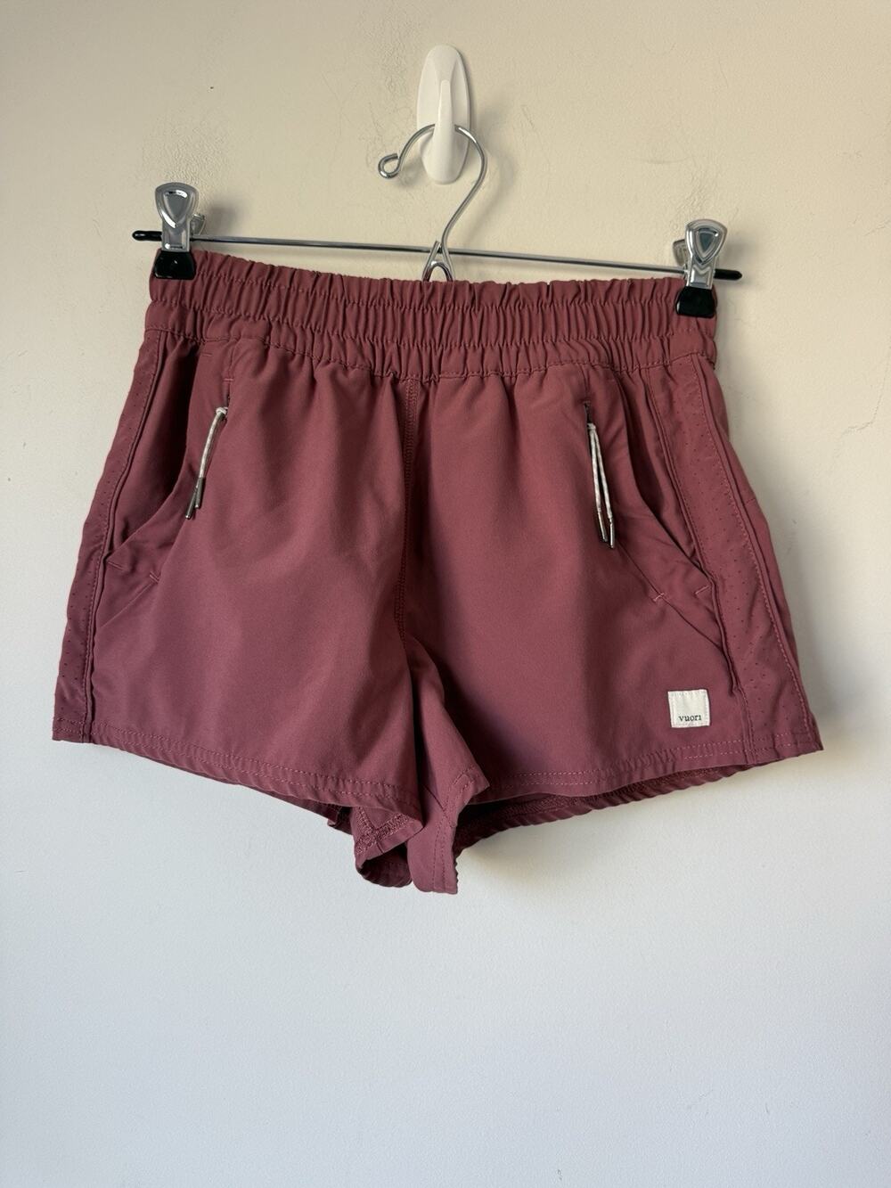 Vuori Shorts Womens XS Dash 2.5” Mauve Unlined Running Jogging Performance